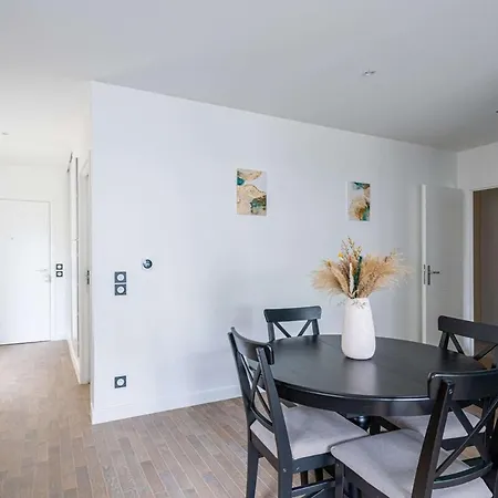 Le Continental ~ Jardin ~ Parking ~ Spacieux Clamart Exterior photo